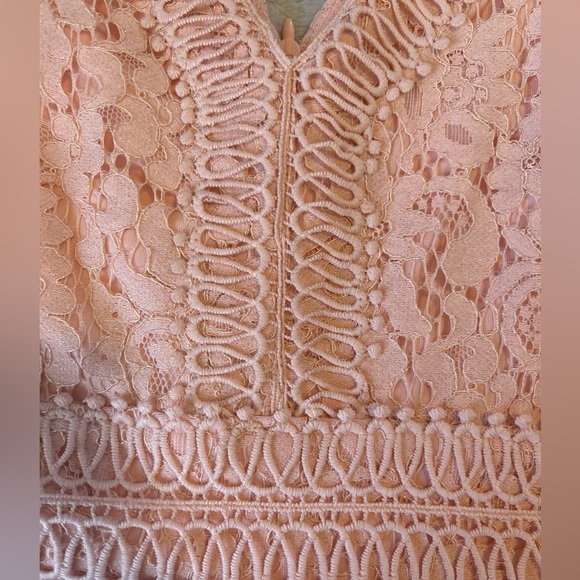 Francesca’s peach lace overlay spring dress size small - Picture 6 of 7